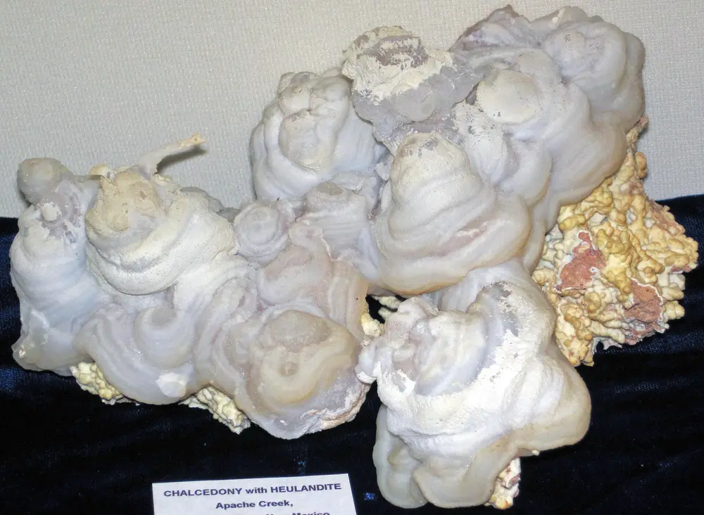 Chalcedony specimen