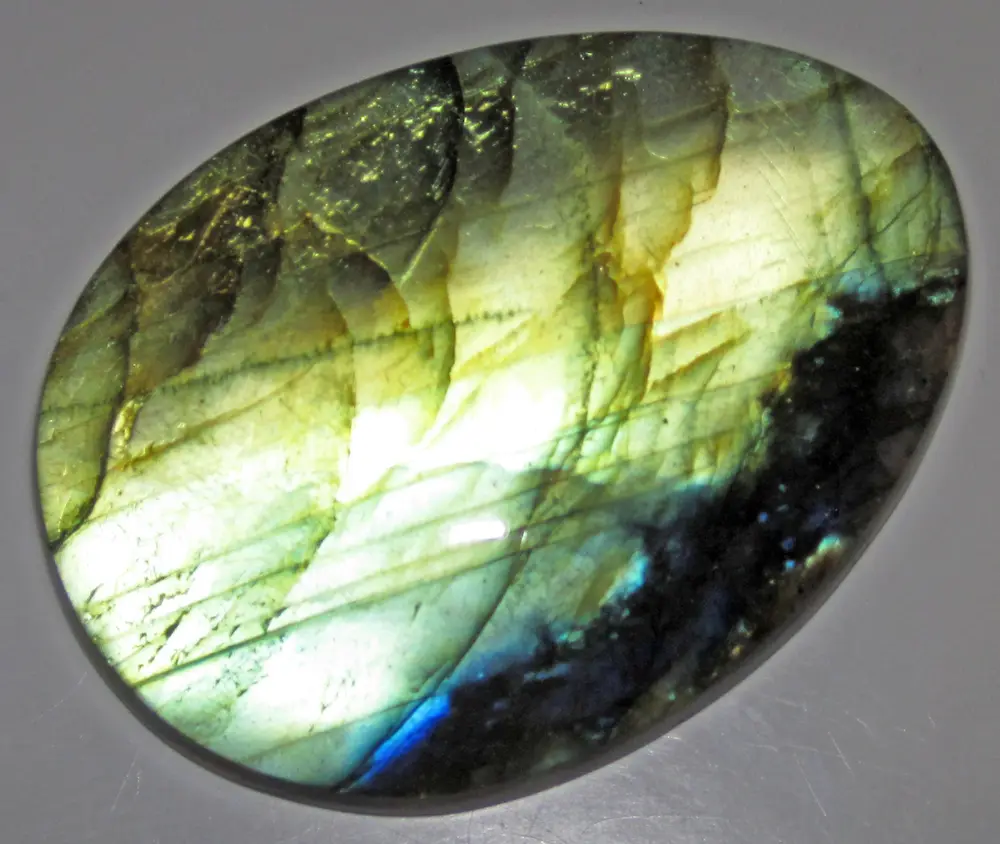 Labradorite specimen